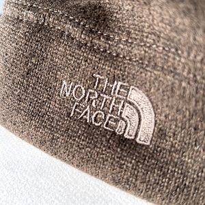 North Face adult brown beanie ✨
